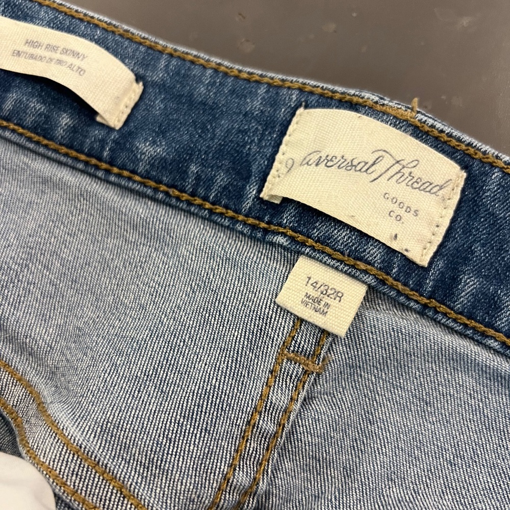 Universal Thread Ripped Skinny Jeans! - Picture 2 of 2